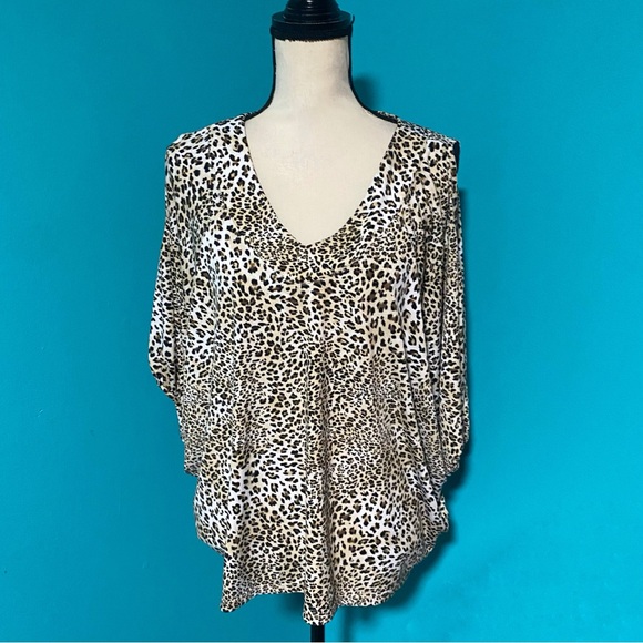Ellen Tracy XL Animal Print Brown V-Neck Cold Shoulder Dolman Sleeve Blouse Top - Picture 1 of 4